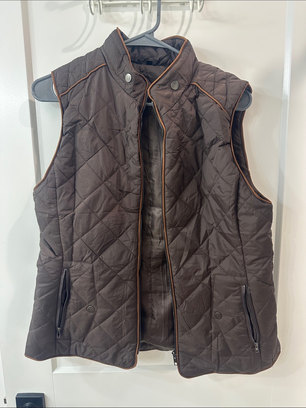 Quilted Brown Sleeveless Vest with Contrast Piping